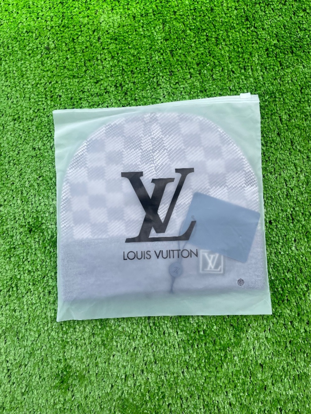Louis Vuitton Grey Two-Tone Houndstooth Knit Cuffed Beanie